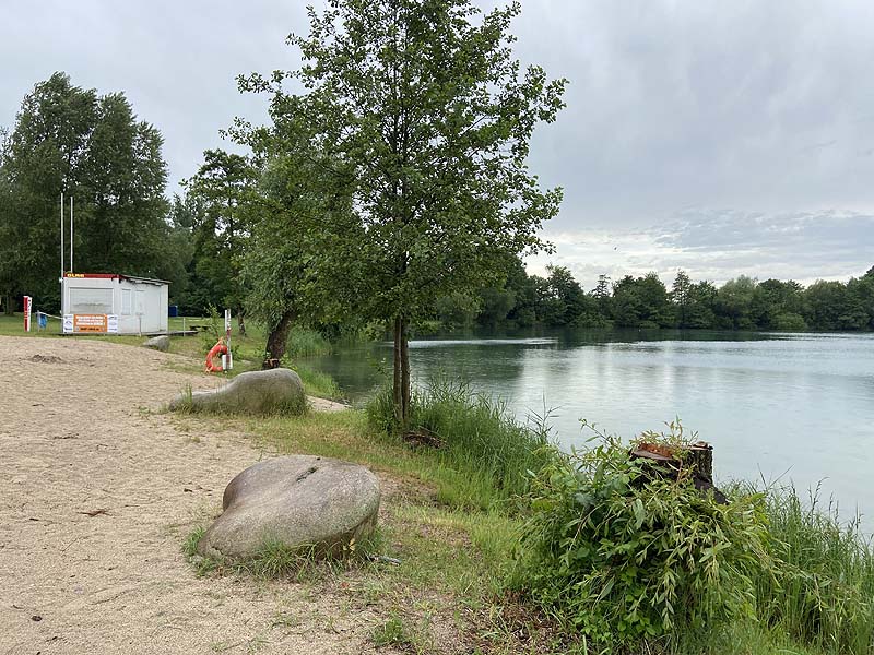 Der Badesee Achernsee in Achern in Baden-Württemberg