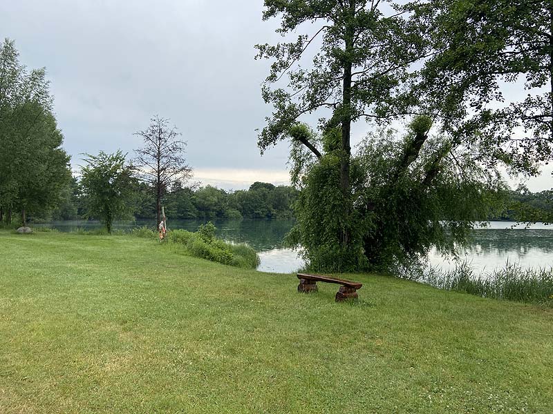 Der Badesee Achernsee in Achern in Baden-Württemberg