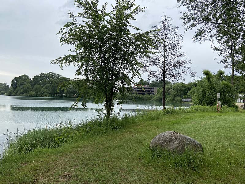 Der Badesee Achernsee in Achern in Baden-Württemberg