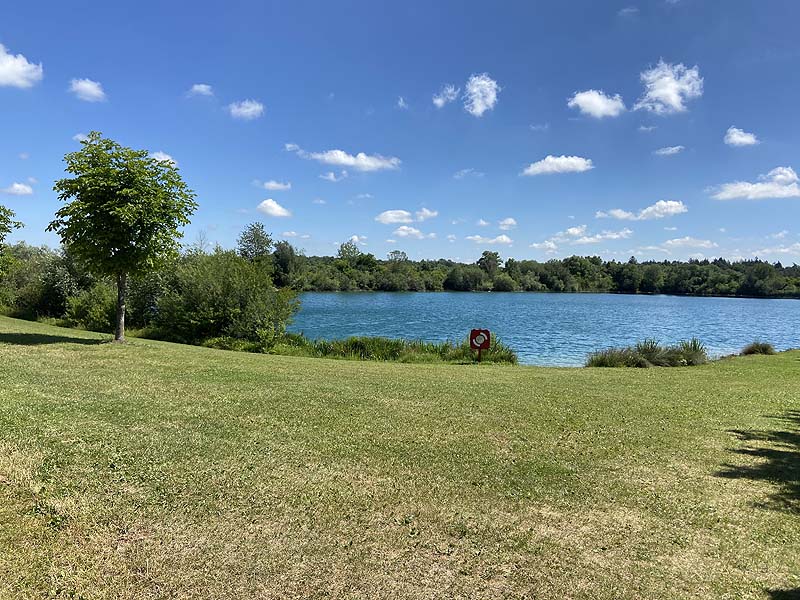 Der Badesee Bibione in Oberndorf am Lech in Bayern