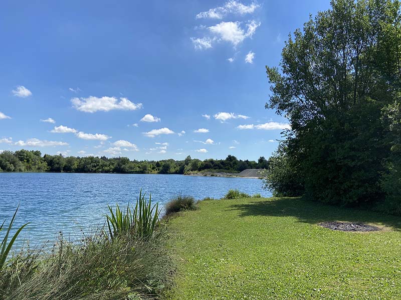 Der Badesee Bibione in Oberndorf am Lech in Bayern