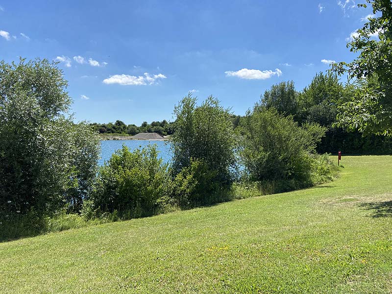 Der Badesee Bibione in Oberndorf am Lech in Bayern