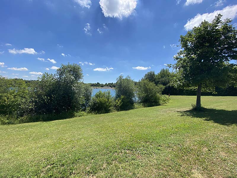 Der Badesee Bibione in Oberndorf am Lech in Bayern