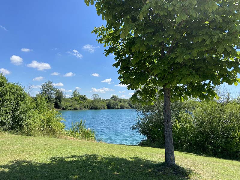 Der Badesee Bibione in Oberndorf am Lech in Bayern