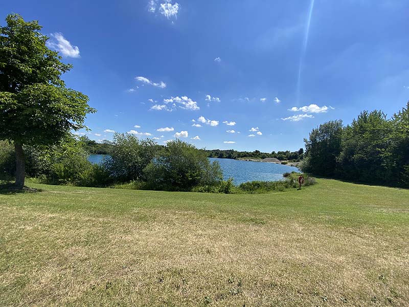 Der Badesee Bibione in Oberndorf am Lech in Bayern