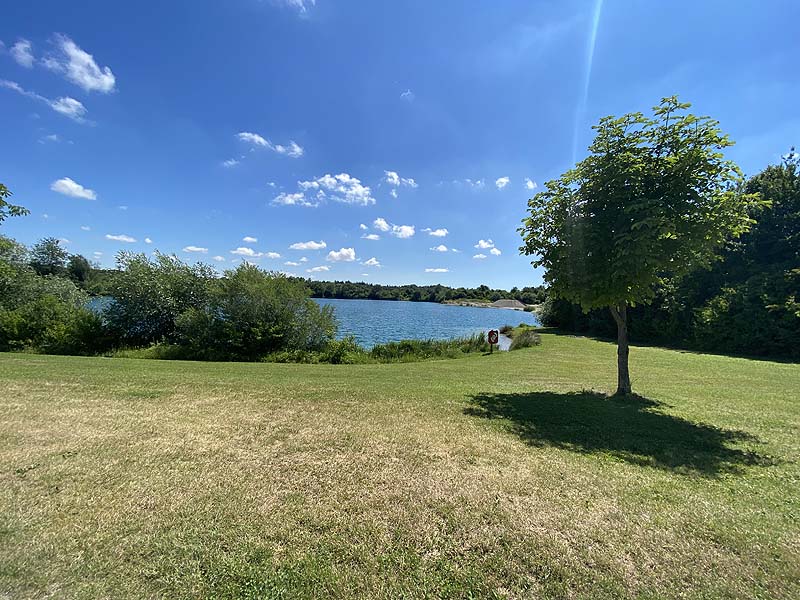 Der Badesee Bibione in Oberndorf am Lech in Bayern