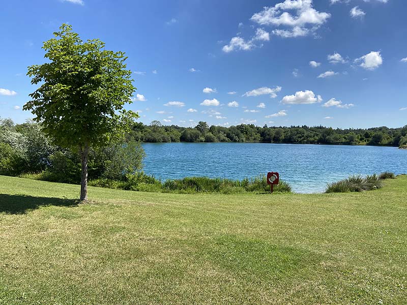 Der Badesee Bibione in Oberndorf am Lech in Bayern