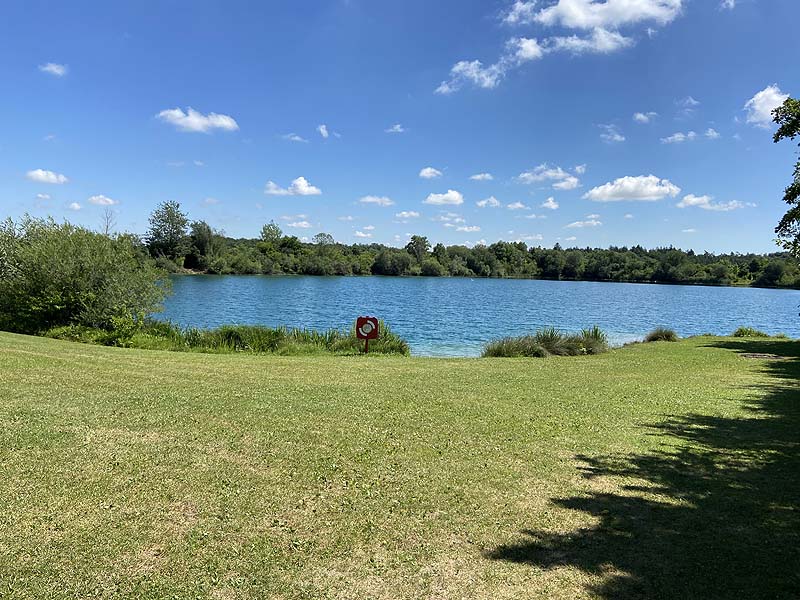 Der Badesee Bibione in Oberndorf am Lech in Bayern