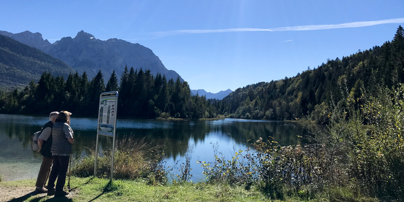 Der Isarstausee bei Krün - Badeseen in Bayern