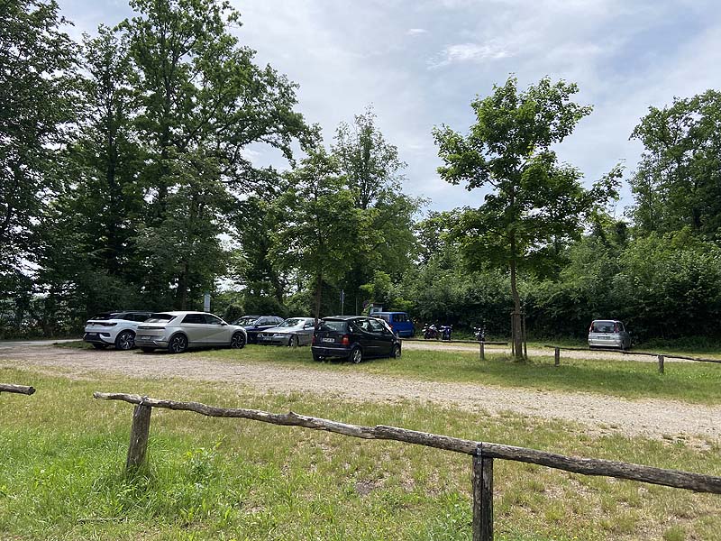 Der Badesee Burkheimer Baggersee in Vogtsburg in Baden-Württemberg