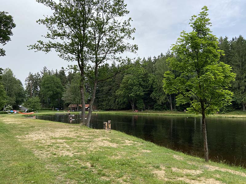 Der Badesee Bursweiher in Tännesberg-Kleinschwand