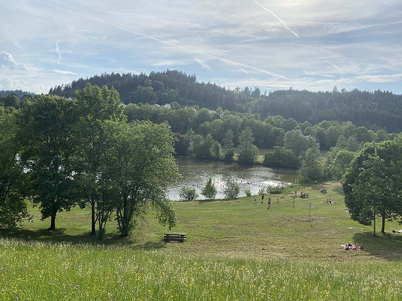 Der Badesee Diebach-Stausee in Fichtenberg in Baden-Württemberg