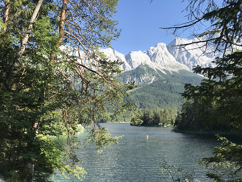 Der Eibsee in Garmisch Partenkirchen