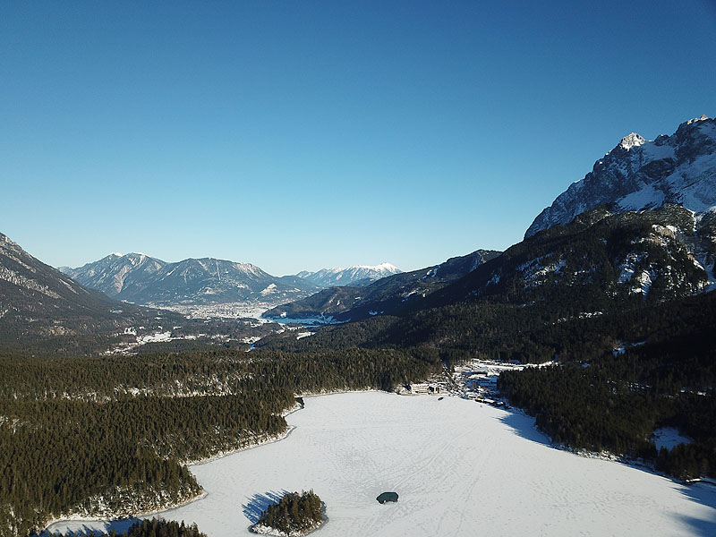 Luftaufnahme, Luftbild vom Eibsee in Garmisch-Partenkirchen