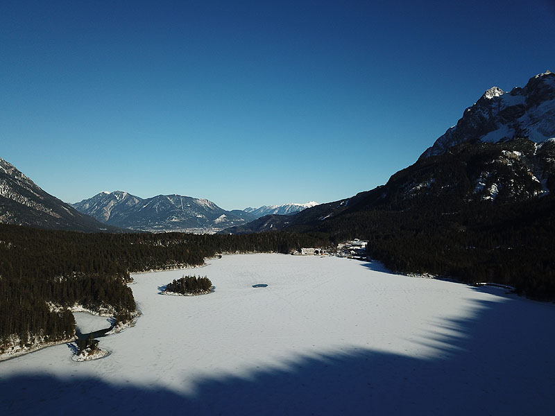 Luftaufnahme, Luftbild vom Eibsee in Garmisch-Partenkirchen