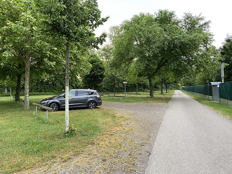 Der Badesee Erländersee in Hügelsheim in Baden-Württemberg