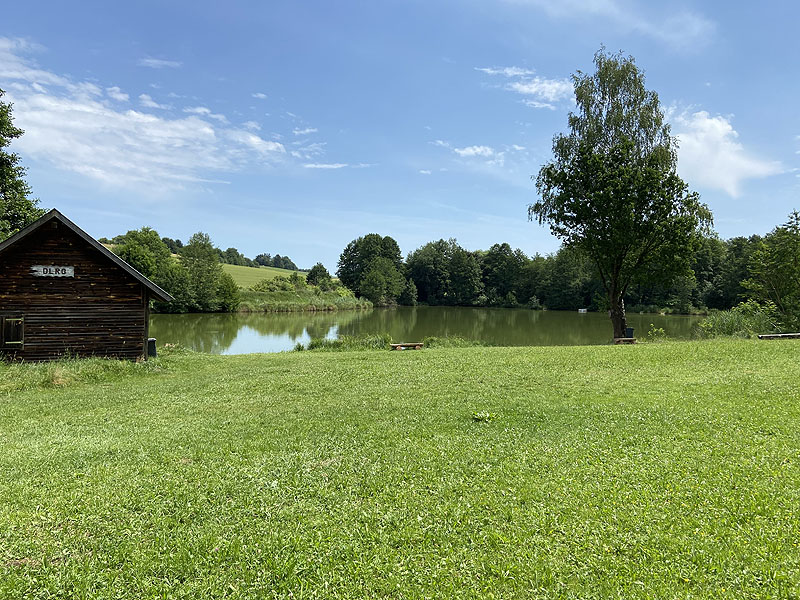 Der Badesee Erlensee in Taufkirchen (Vils)