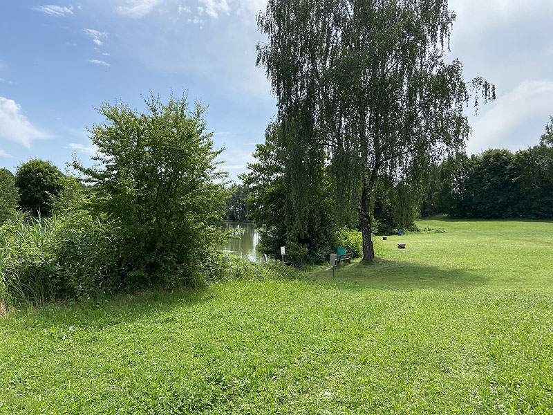 Der Badesee Erlensee in Taufkirchen (Vils)