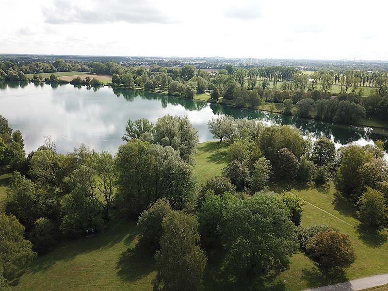 Luftaufnahme vom Feldmochinger See in München aus dem Jahr 2019