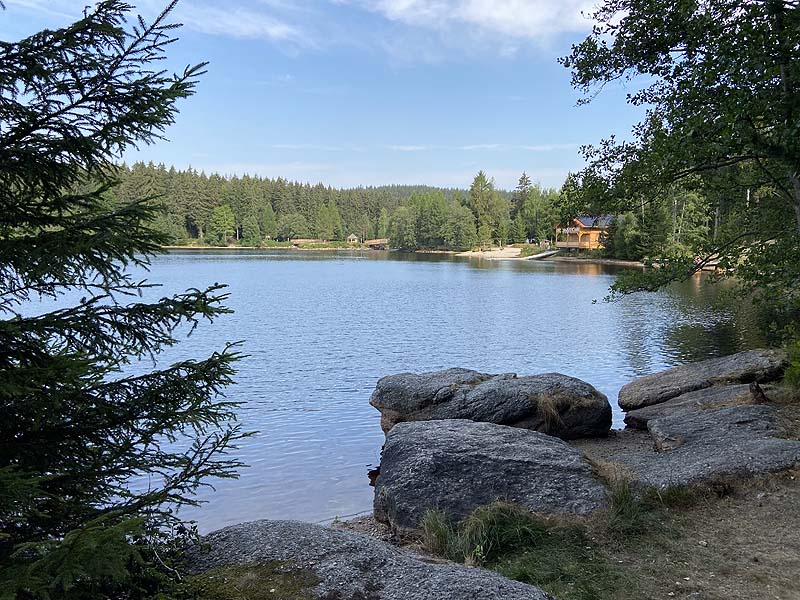 Der Badesee Fichtelsee in Fichtelberg