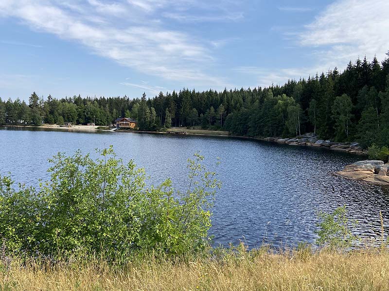 Der Badesee Fichtelsee in Fichtelberg