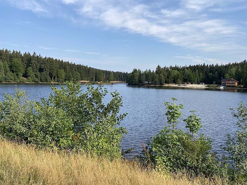 Der Badesee Fichtelsee in Fichtelberg