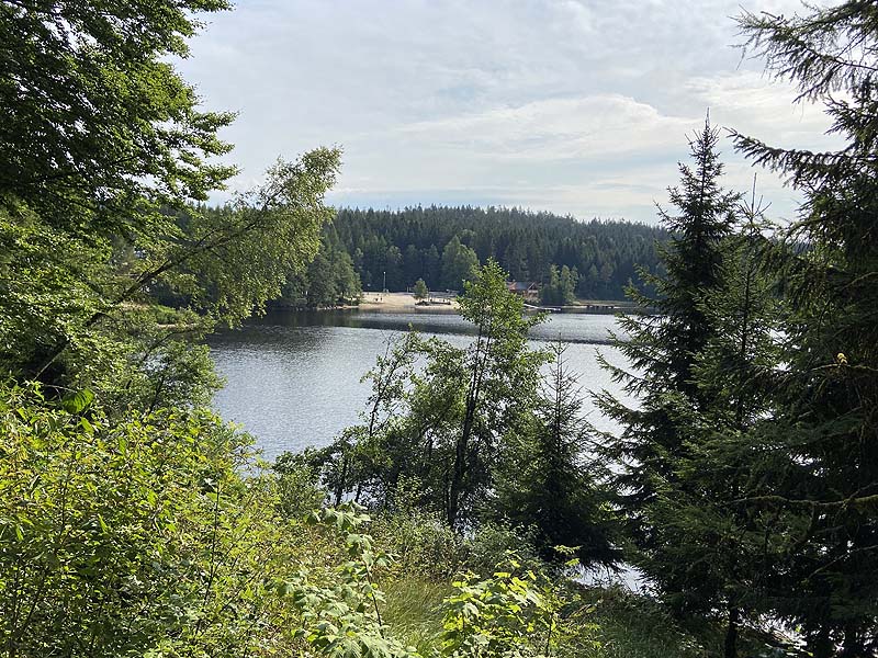 Der Badesee Fichtelsee in Fichtelberg