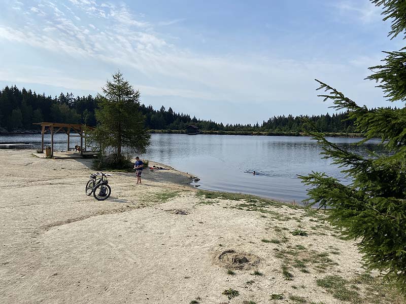 Der Badesee Fichtelsee in Fichtelberg