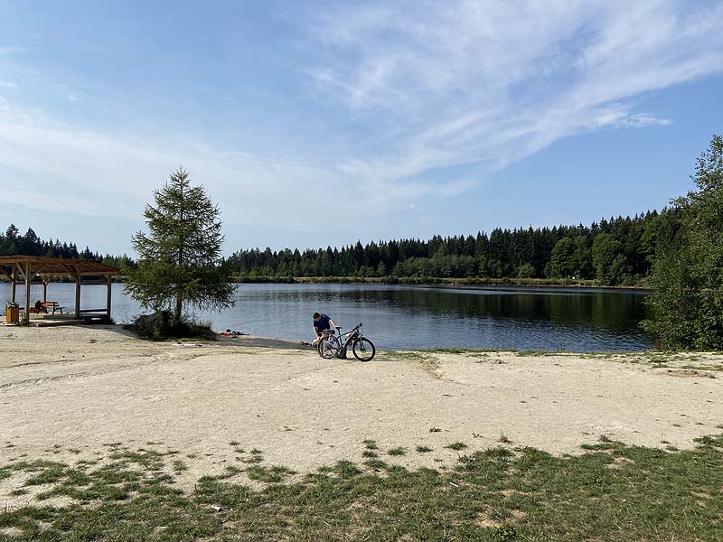 Der Badesee Fichtelsee in Fichtelberg