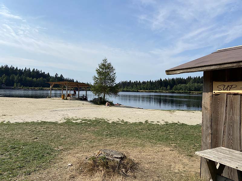 Der Badesee Fichtelsee in Fichtelberg