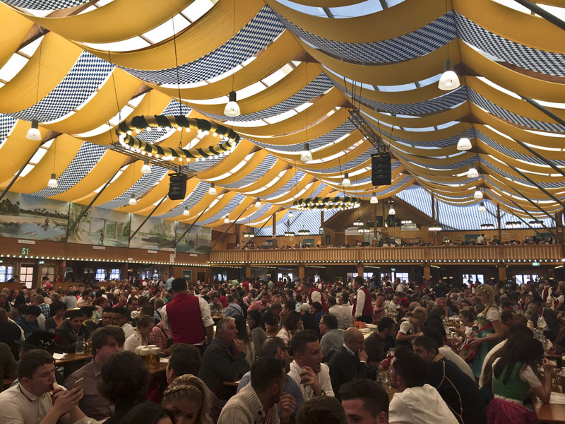 Die Fischer-Vroni auf dem Münchner Oktoberfest (Augustinerbräu)