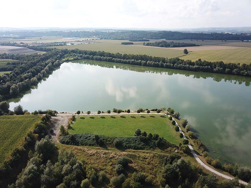 Luftaufnahme, Luftbild vom Naturfreibad Baggersee Pocking