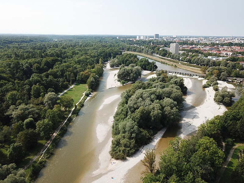 Luftbild, Luftaufnahme FKK Isar Kiesbank Flaucher in München