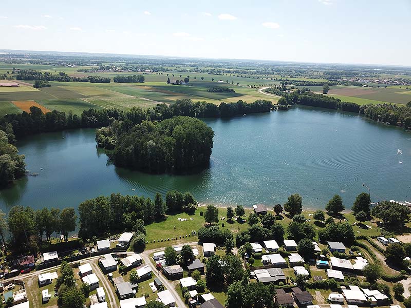 Luftaufnahme, Luftbild vom Friedenhainsee in Parkstetten bei Straubing