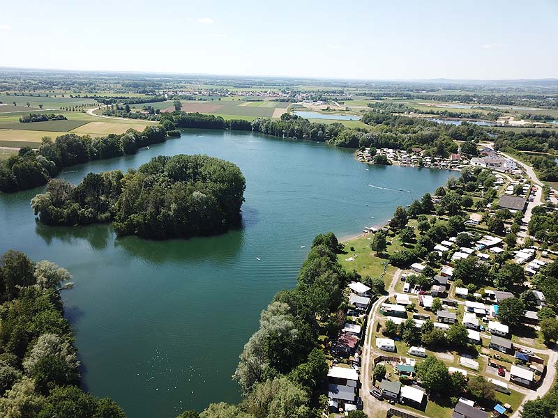 Luftaufnahme, Luftbild vom Friedenhainsee in Parkstetten bei Straubing