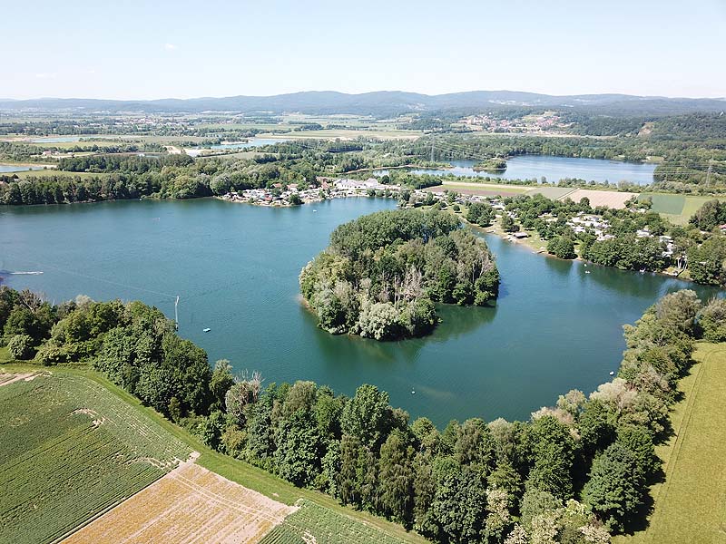 Luftaufnahme, Luftbild vom Friedenhainsee in Parkstetten bei Straubing