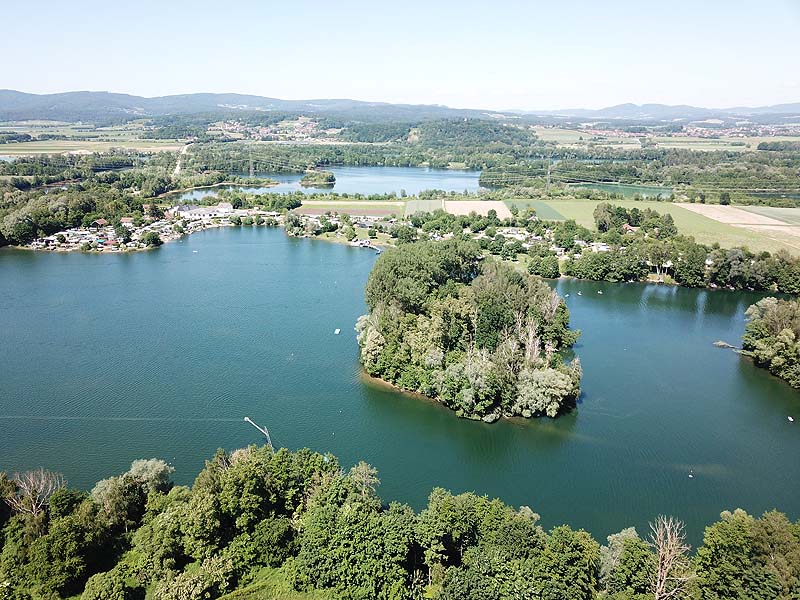 Luftaufnahme, Luftbild vom Friedenhainsee in Parkstetten bei Straubing