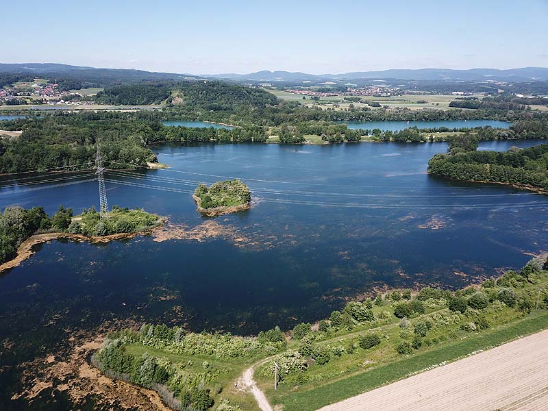 Luftaufnahme, Luftbild vom Friedenhainsee in Parkstetten bei Straubing