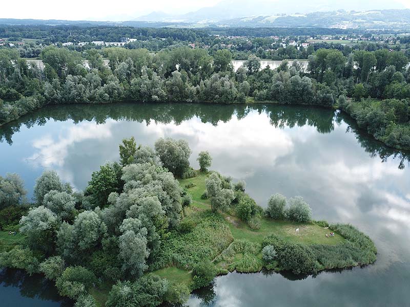 Luftaufnahme vom Happingerausee in Rosenheim