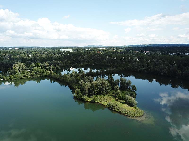 Luftaufnahme vom Happingerausee in Rosenheim