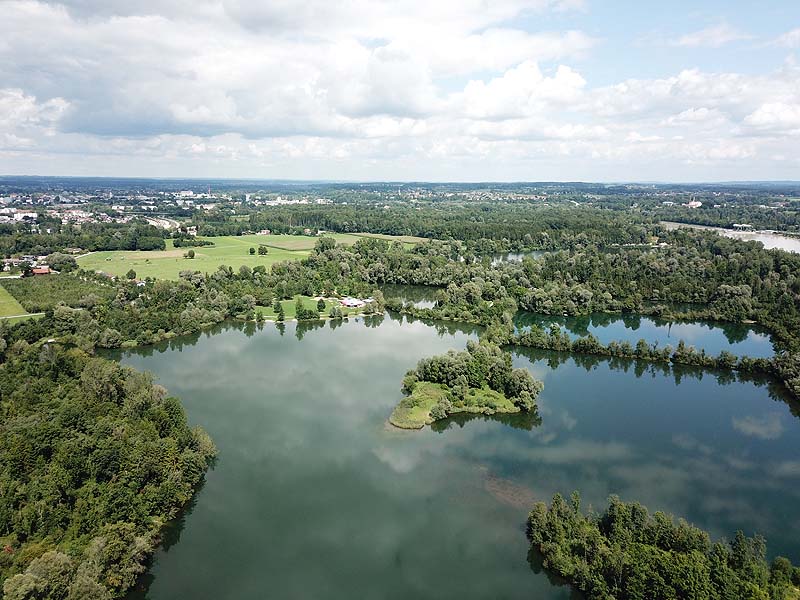 Luftaufnahme vom Happingerausee in Rosenheim