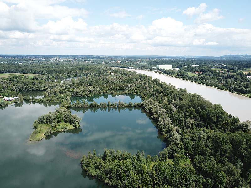 Luftaufnahme vom Happingerausee in Rosenheim