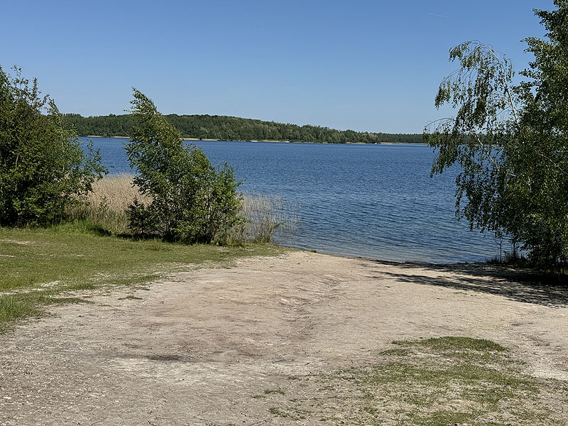Der Badesee Haselbacher See in Wintersdorf