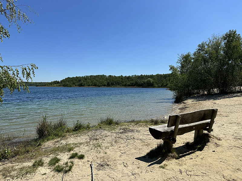 Der Badesee Haselbacher See in Wintersdorf