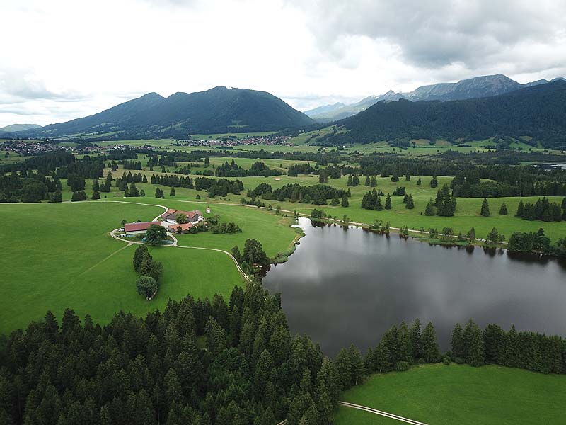 Luftaufnahme, Luftbild vom Hegratsrieder See in Halblech-Hegratsried