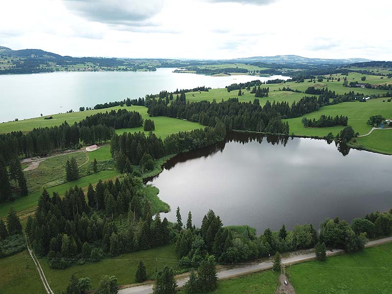 Luftaufnahme, Luftbild vom Hegratsrieder See in Halblech-Hegratsried