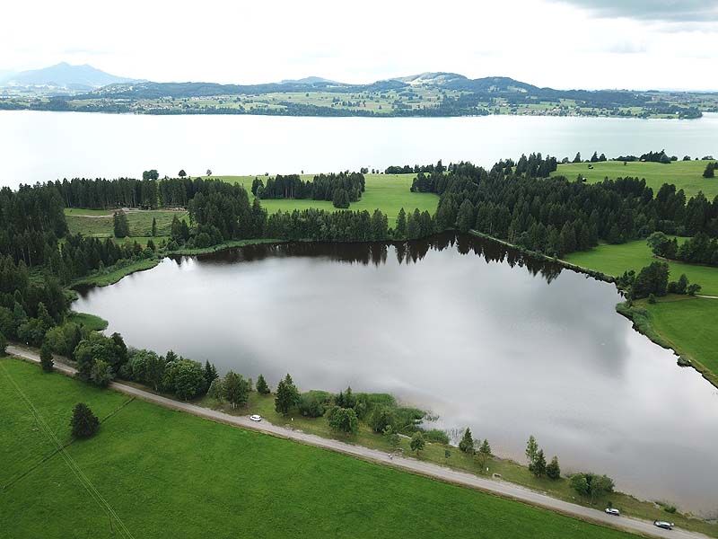 Luftaufnahme, Luftbild vom Hegratsrieder See in Halblech-Hegratsried