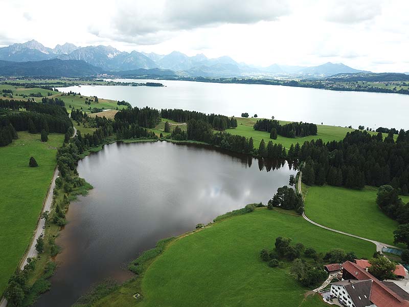 Luftaufnahme, Luftbild vom Hegratsrieder See in Halblech-Hegratsried