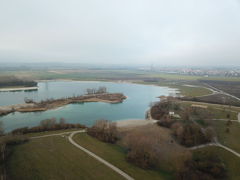 Luftaufnahme vom Hollerner See in Eching