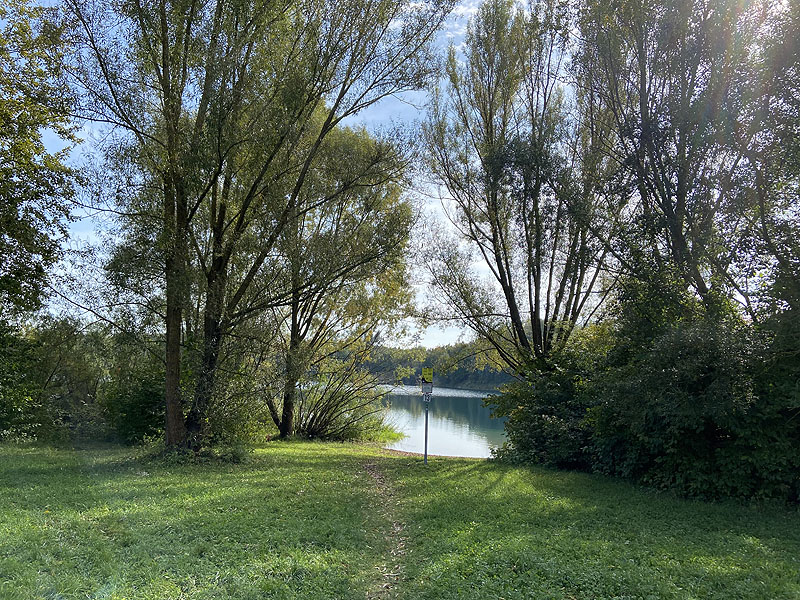 Der Hollerner See in Eching im Jahr 2021